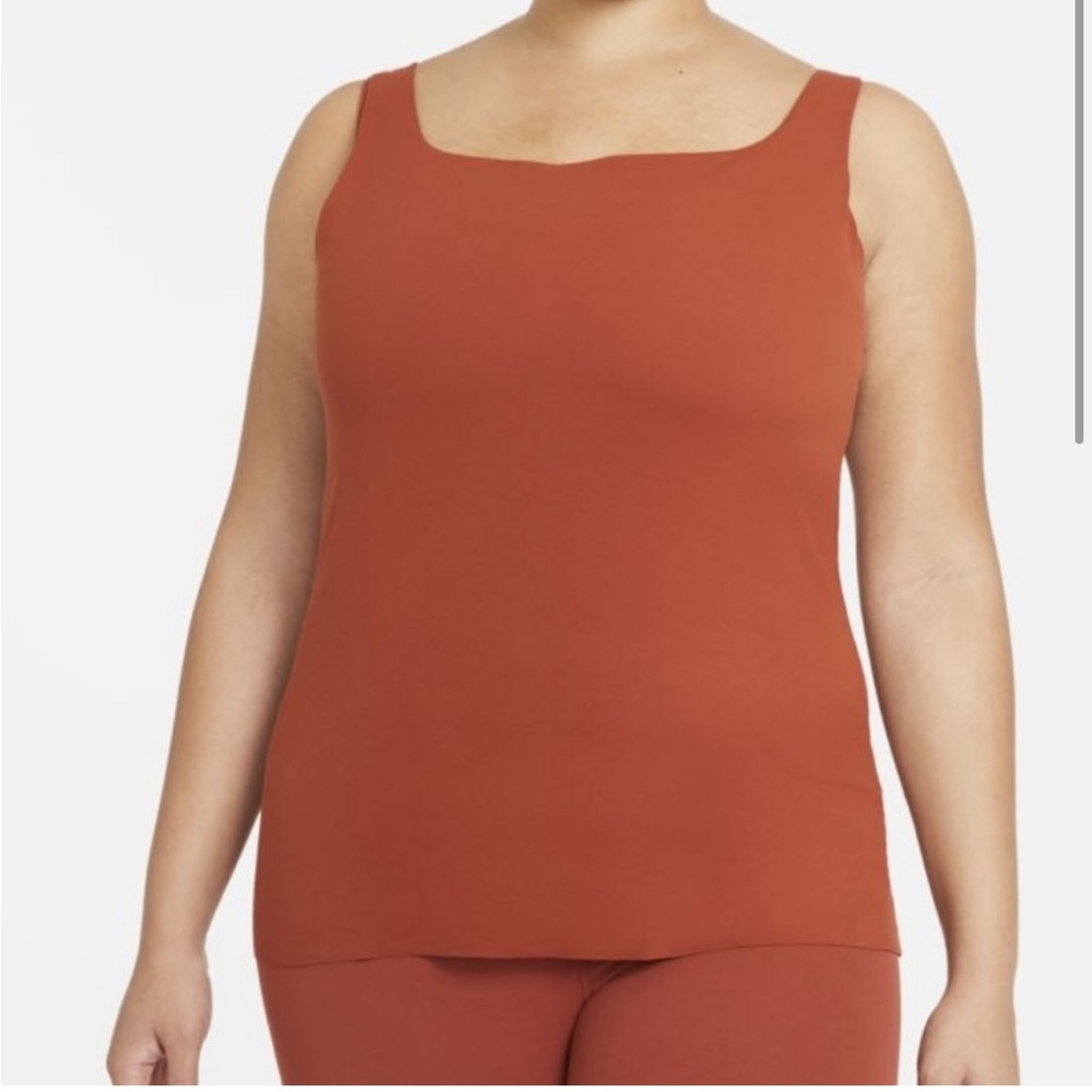 Nike 3X stretchy comfy yoga luxe shelf bra tank top